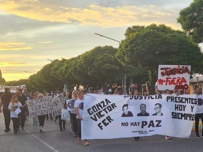 Marchan en Cutral Co para reclamar justicia y en homenaje a las víctimas a dos años de la explosión en la refinería