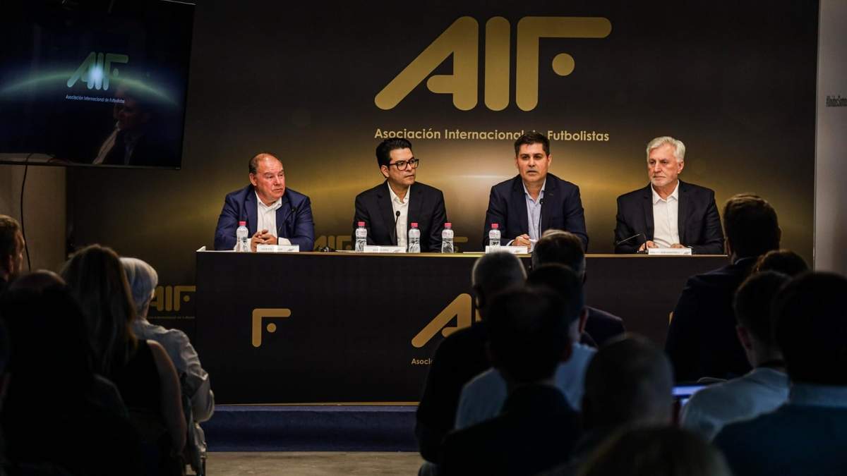 La Asociación Internacional de Futbolistas (AIF) fue presentada este jueves en la ciudad de Madrid, con los presidentes de los sindicatos y asociaciones de España, Brasil, México y Suiza