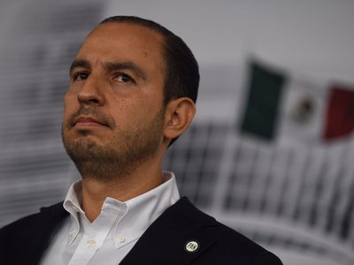 AMLO sugiere al PRI “divorciarse” del PAN “del conservadurismo y lo rancio”