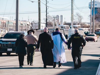 Líderes religiosos piden acceder a centros de detención de ICE durante la Cuaresma y el Ramadán