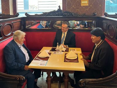 En La Ópera y con mariachi, así convivió Ebrard con José Mujica y Evo Morales previo al grito