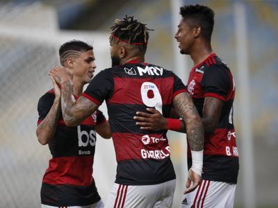 Flamengo, a puro gol en el regreso del fútbol brasileño