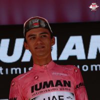 Isaac del Toro mantiene el liderato en el Giro de Italia tras etapa contrarreloj