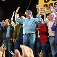 El gobernador Figueroa evocó el aniversario de su victoria con imágenes y saludos en redes