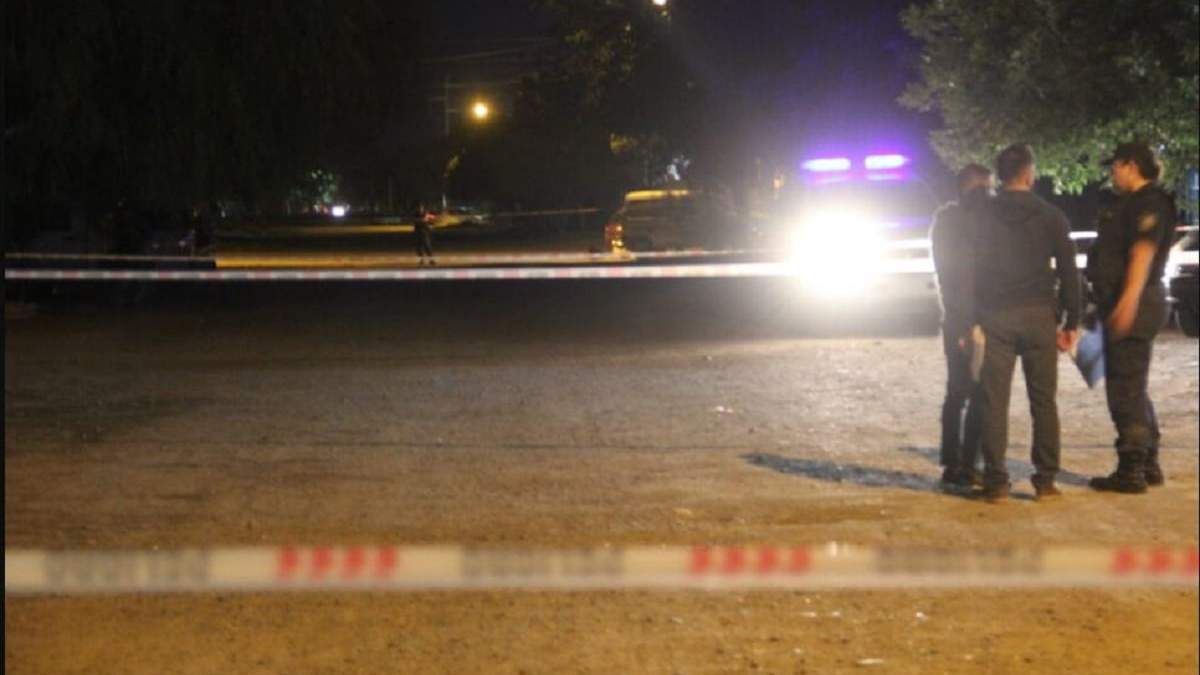 Los policías, están abocados a la investigación de la muerte del joven de 24 años. Fuente: (Centenario Digital)