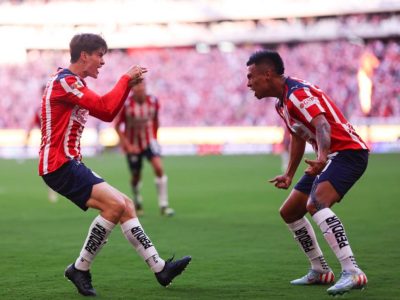 Doblete de Armando González impulsa la victoria 4-3 de Chivas sobre San Luis