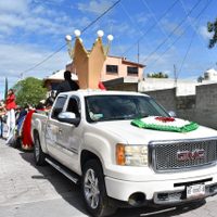 Niño muere atropellado por un carro alegórico en pleno desfile del 15 de septiembre en Puebla