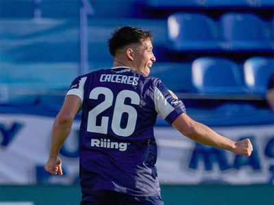 Talleres superó a Vélez en Liniers y está casi salvado del descenso