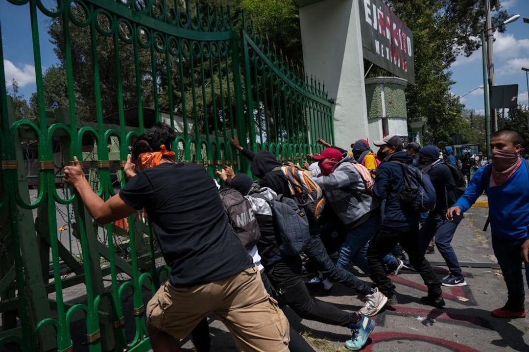 Ayotzinapa Campo Militar 