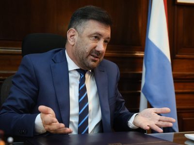 Edgardo Kueider más complicado que nunca: una pericia desmintió que el dinero que tenía en su oficina era de fondos provinciales