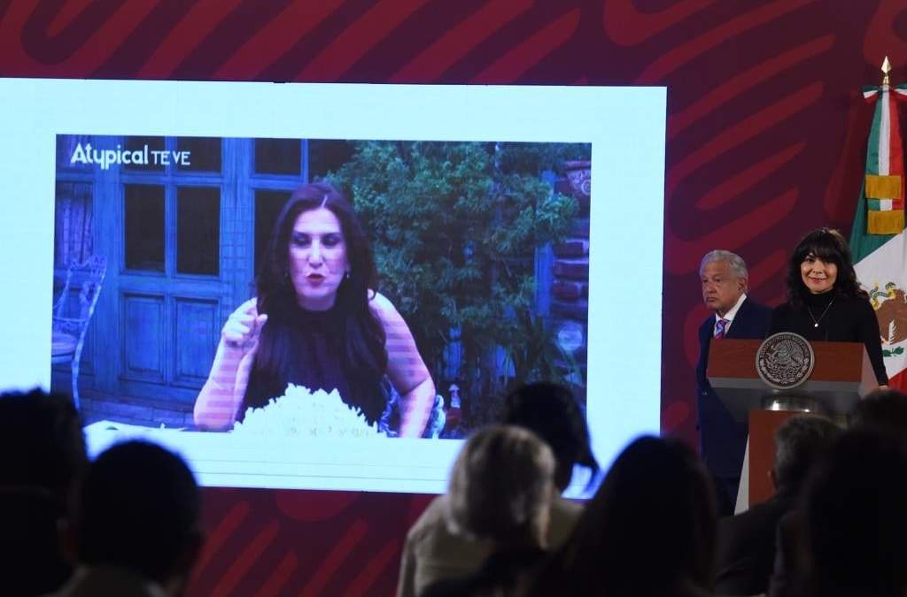 García Vilchis exhibió en la conferencia de AMLO una declaración de la senadora Kenia López