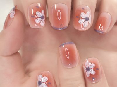 Nail art: manicura francesa floral, el estilo que llevará tus uñas cortas a otro nivel