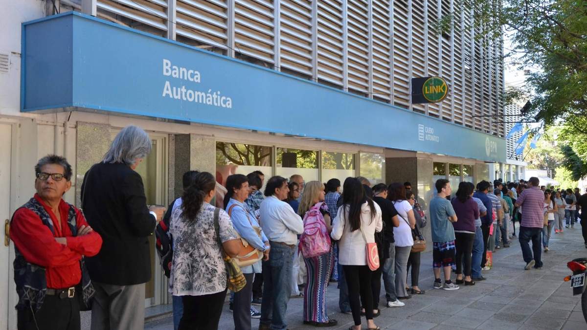 La administración pública provincial cobrará los haberes de febrero. Fuente: (Twitter)
