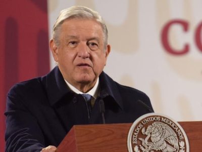 AMLO arremete contra órganos autónomos y dice que va por su 'revisión'