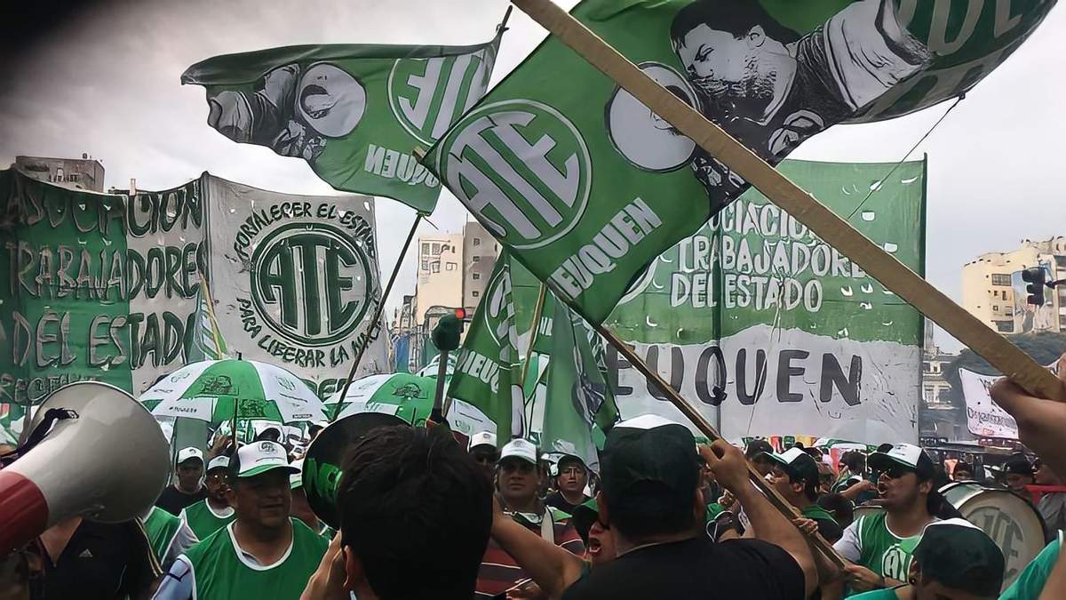 Movilización de ATE en Neuquén Capital. Fuente: (Twitter)