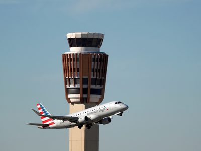 El tráfico aéreo podría "reducirse a cuentagotas" si continúa el cierre del gobierno federal