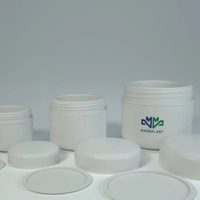 No tires los potes plásticos de maquillaje y crema: tenés un tesoro para organizar y decorar tu casa