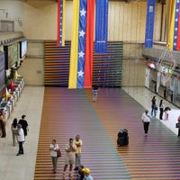 Aerolíneas internacionales cancelan vuelos a Venezuela por “intensificación de actividad militar”