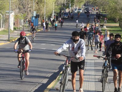 Escándalo en El Chañar: no se respetó la distancia en un evento deportivo