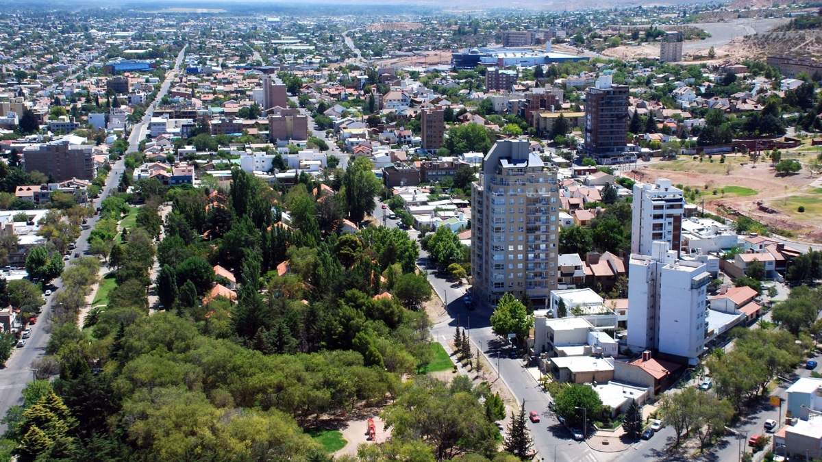 Las autoridades de la ciudad de Neuquén anunciaron cómo funcionarán los servicios.