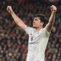 Manchester United vence al Liverpool por 2-1 con gol de Harry Maguire en el último minuto