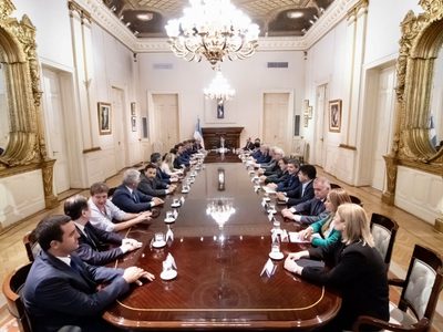 Figueroa aseguró que los gobernadores dijeron no al impuesto a las ganancias en la Casa Rosada