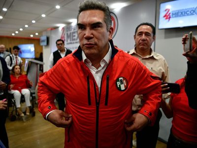 “Bola de cínicos y corruptos”: Alito explota y amaga con expulsar a Sauri, Coldwell y Labastida