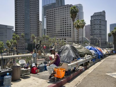 Condado y ciudad de Los Ángeles ayudarán a personas sin hogar tras acuerdo por demanda