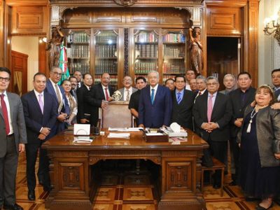 Líderes evangélicos prometen repartir la 'Cartilla Moral” en 10 mil templos