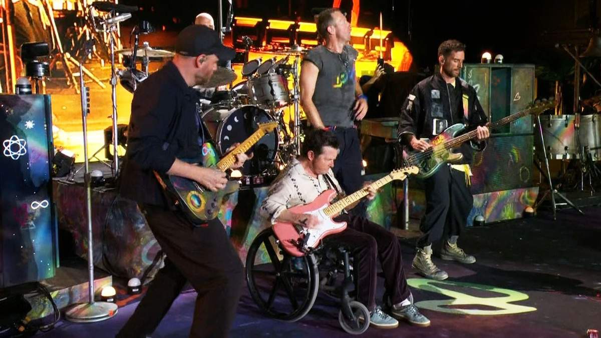 Coldplay invitó a Michael J. Fox a tocar dos canciones en Glastonbury