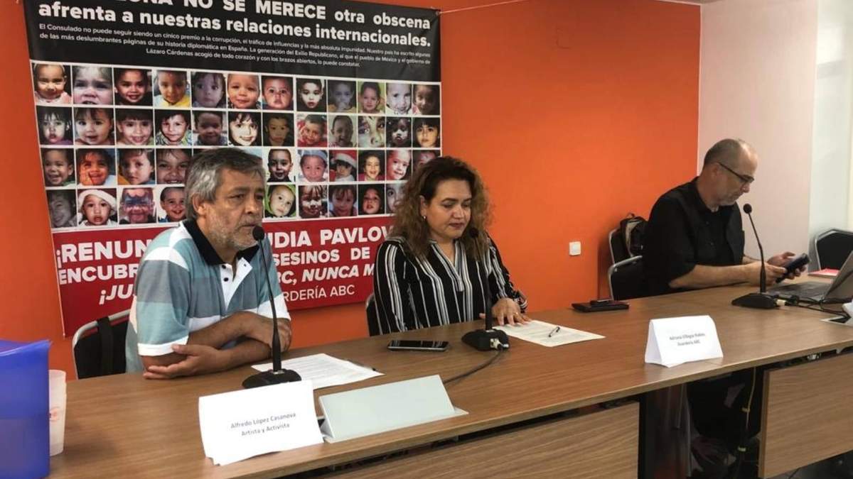 Familiares de víctimas del caso ABC en Barcelona