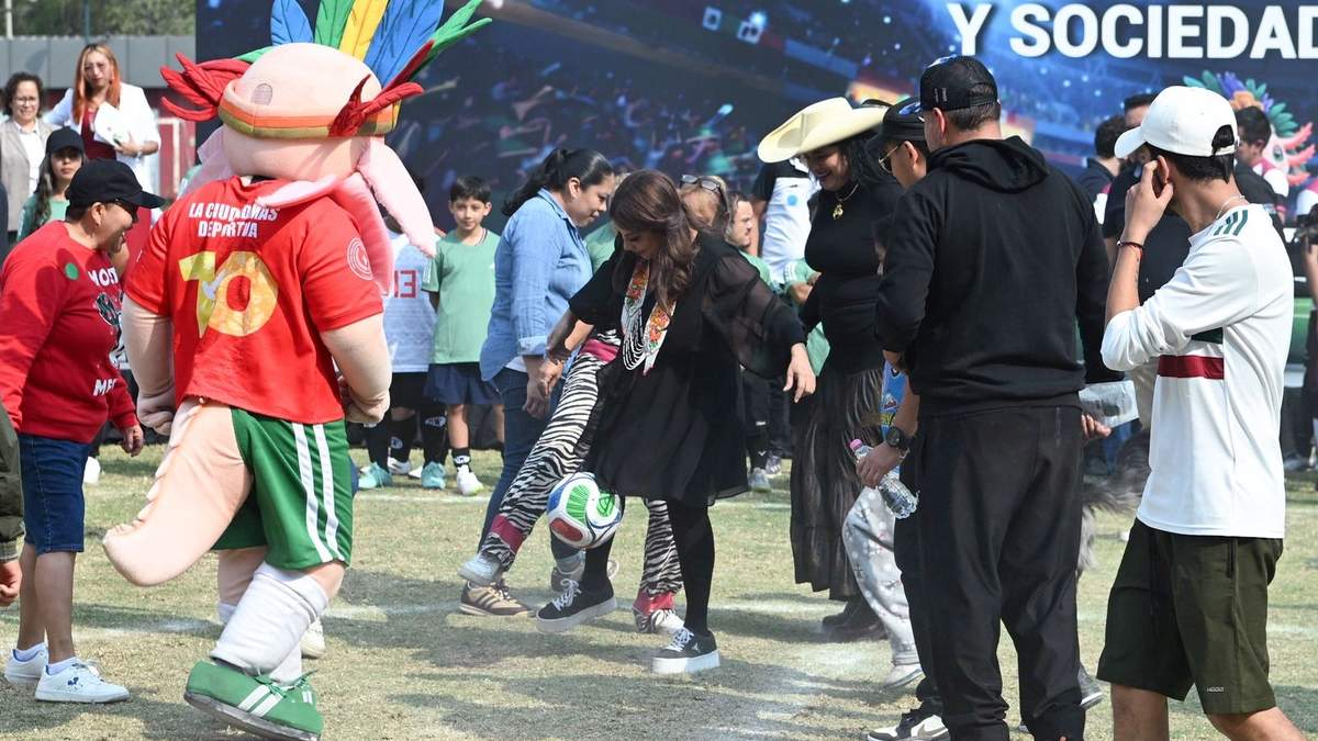 Durante el evento realizado en el Club Deportivo Hacienda, Brugada afirmó que la iniciativa no constituye un reemplacamiento