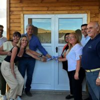 Inauguraron la oficina de informes turísticos en Las Ovejas y Figueroa aseguró que "es el momento del norte nequino"