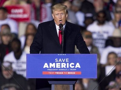 Trump acudirá a la lectura de cargos por el soborno a la actriz porno Stormy Daniels