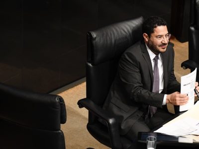 Batres propone eliminar fuero a legisladores federales y estatales