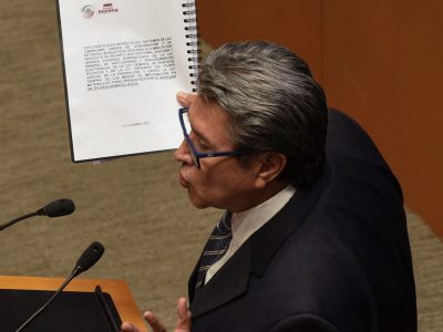 AMLO propone que Monreal siga como coordinador de Morena en el Senado por esta razón