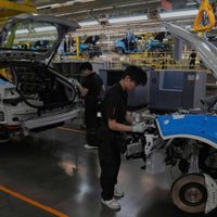 China y la UE acuerdan medidas para resolver su disputa sobre importación de vehículos eléctricos