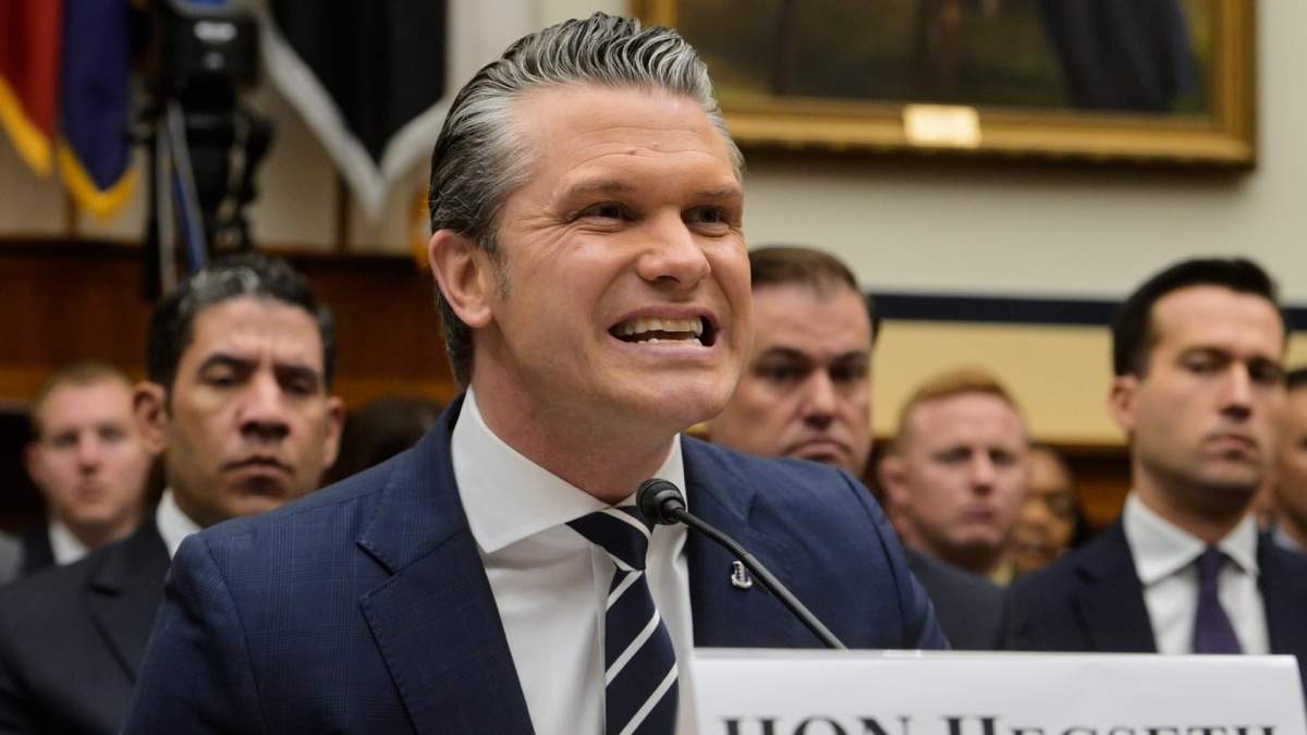 El secretario de Defensa, Pete Hegseth, comparece ante el Comité de Servicios Armados de la Cámara de Representantes en una reunión sobre el presupuesto del Departamento de Defensa para el año fiscal 2027, en el Capitolio