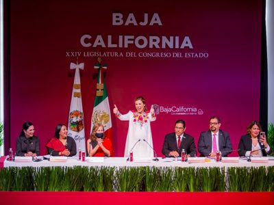 Marina del Pilar Ávila Olmeda llama a la reconciliación de Baja California al tomar protesta