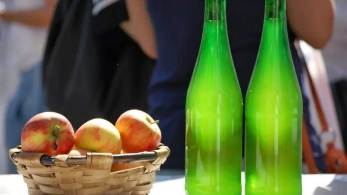 Manzanas y sidra artesanal. Fuente: (Twitter)