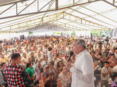 Adán Augusto López ofrece “rescatar” Poza Rica y presume su cercanía con AMLO