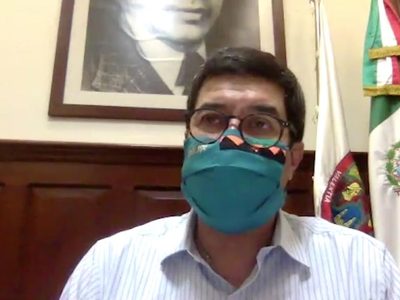 Javier Corral decide aislarse por precaución ante posible contagio
