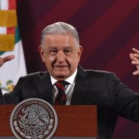 AMLO acusa a Proceso de recibir información de la DEA