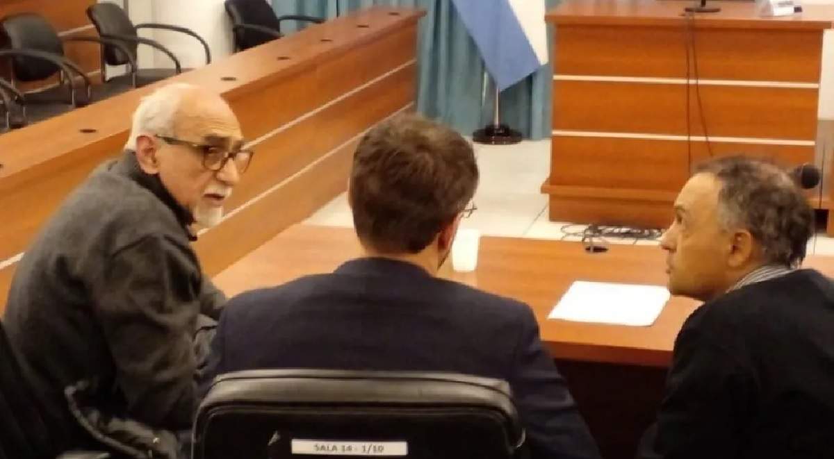 Ricardo Soiza y sus abogados. Seguirá en prisión preventiva. Fuente: (X)