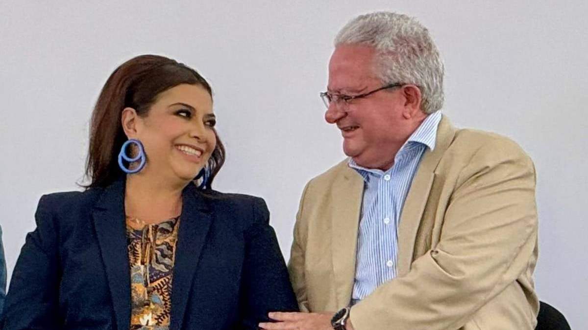 La jefa de Gobierno y el todavía secretario de Educación