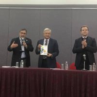 No se puede poner vino nuevo en botellas viejas, dice AMLO ante el SNTE