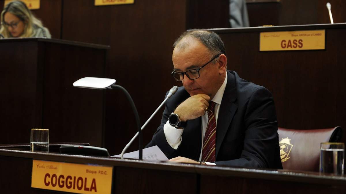 Carlos Coggiola, diputado provincial, en Honorable Legislatura de Neuquén. Fuente: (Twitter)