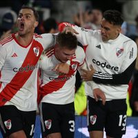 Tras blanquear su nuevo amor: la ex de un titular de River y su relación con otro jugador del plantel