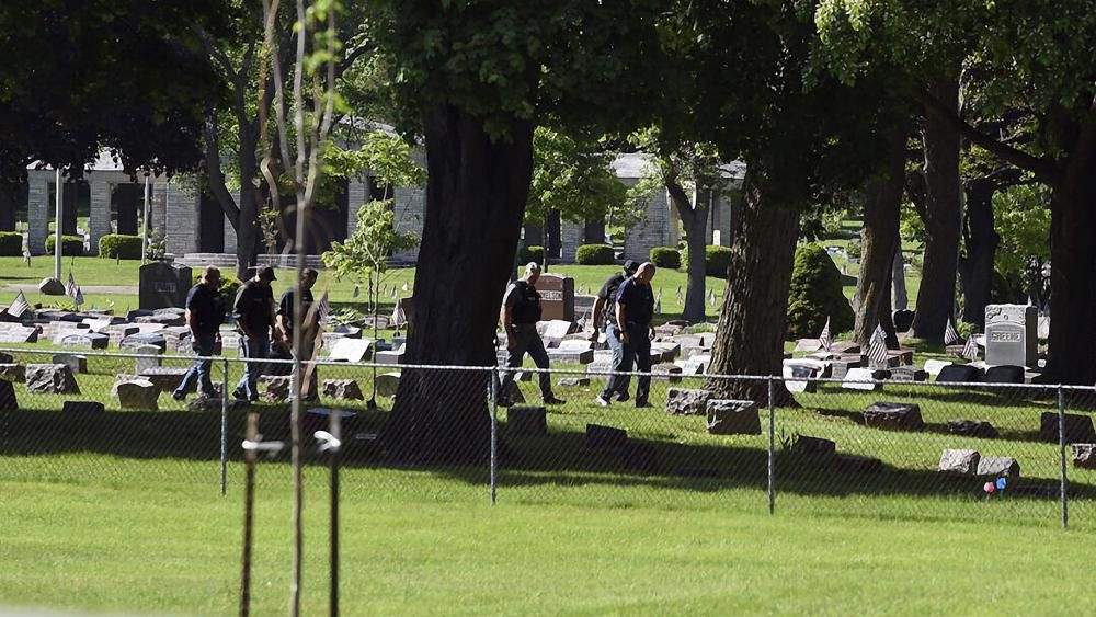 Agentes investigan el tiroteo