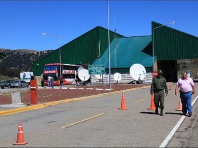 Gendarmería refuerza los controles en Pino Hachado por el intenso tránsito durante el verano